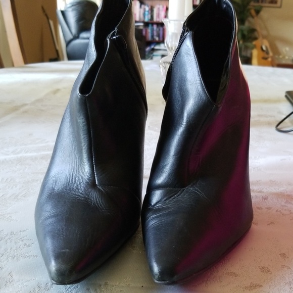 Black leather ankle boots - Picture 3 of 4